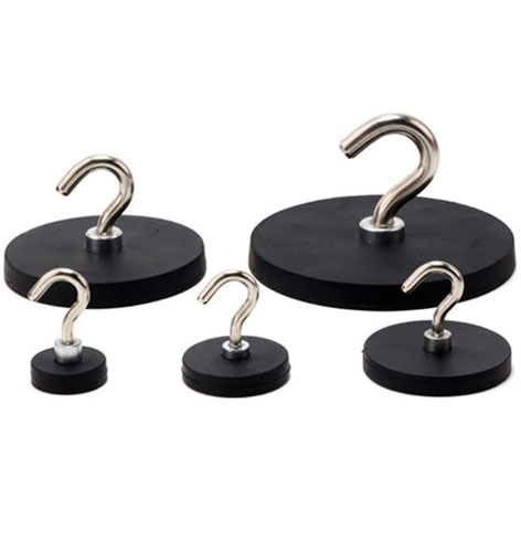 Rubber Coated Magnet With Hook 31mm